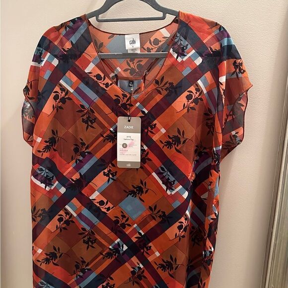 CAbi Zadie lattice tunic top with camisole. - Picture 3 of 5